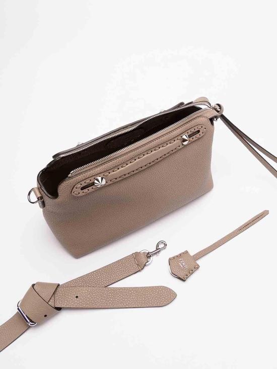 26SS 펜디 바이 더 웨이 소프트 미디움 백 8BL155ASU2F04Y9 White - FENDI