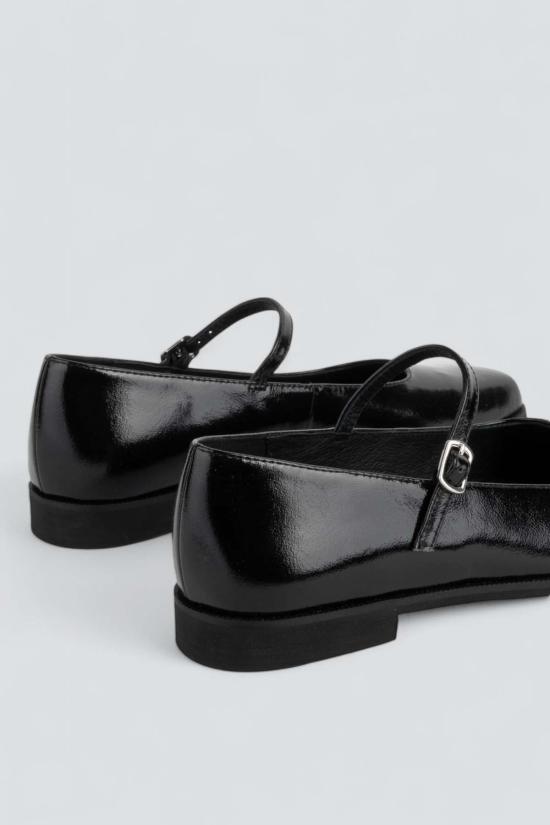  인텐셔널리 블랭크 힐/펌프스 "의도적으로." 블랙 새턴 스퀘어 토 메리 제인 블랙 - INTENTIONALLY BLANK