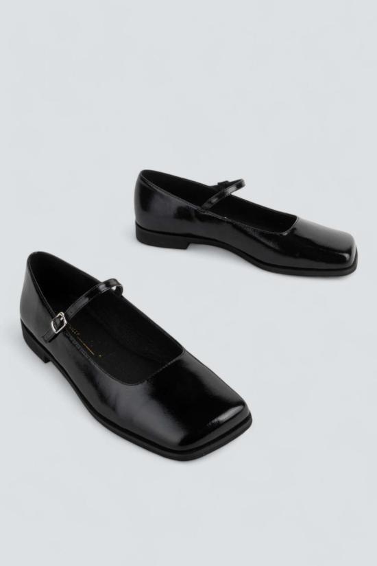  인텐셔널리 블랭크 힐/펌프스 "의도적으로." 블랙 새턴 스퀘어 토 메리 제인 블랙 - INTENTIONALLY BLANK