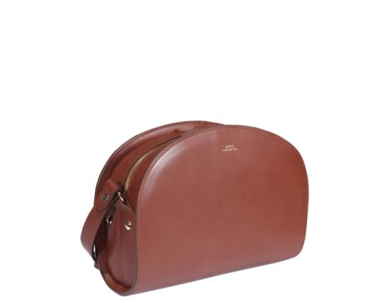  아페쎄 스무스 레더 하프문백 스몰 PXAWVF61048CAD CAD NOISETTE DOM - A.P.C.