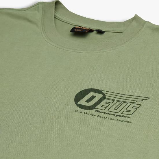  데우스 반팔 티셔츠 DMP241311AOGR OIL GREEN DOM - DEUS