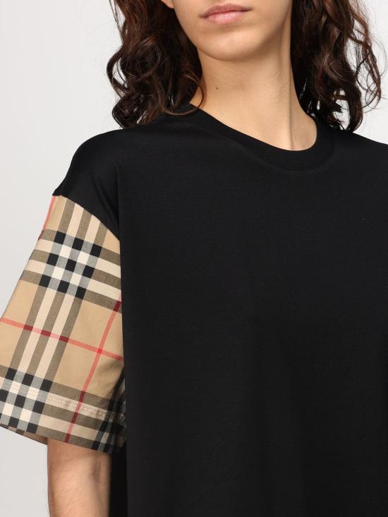 25FW 버버리 체크 코튼 티셔츠 8073028 Black - BURBERRY