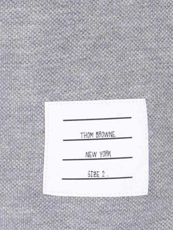 25SS 톰브라운 피케 센터 백 스트라이프 릴렉스 핏 티셔츠 MJS056A 00050 055 Grey - THOM BROWNE