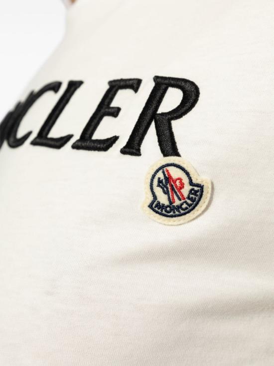  몽클레어 반팔 티셔츠 K10938C0000889AUO - MONCLER