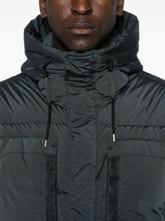 25FW 씨피 컴퍼니 나이크라-R 후드 롱 다운 자켓  17CMOW173A005864G 995 BLACK SAND - C.P. COMPANY