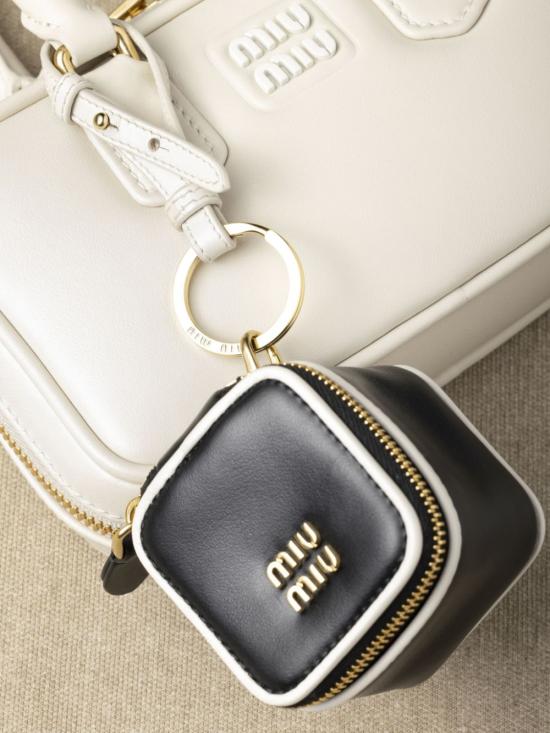  미우미우 키링 5TL5272CUD black - MIU MIU