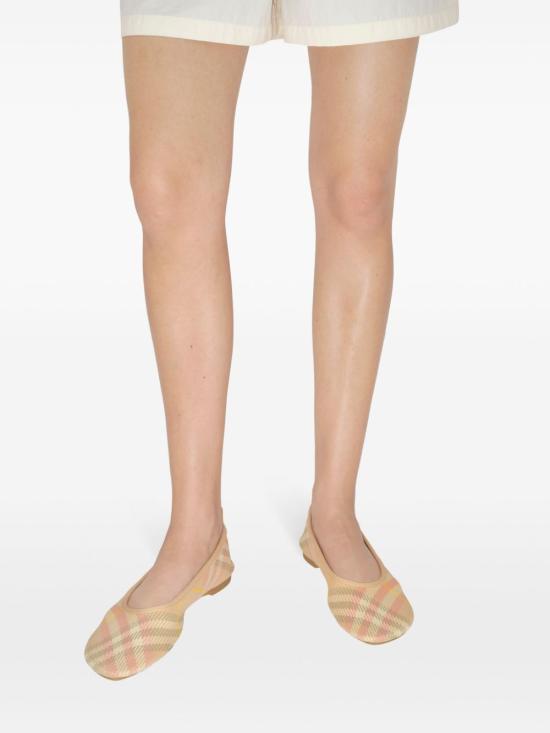  버버리 플랫 슈즈 8101053 - BURBERRY