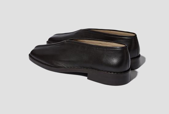 25SS 르메르 슈즈 플랫 파이프 슬리퍼 - 샤이니 나파 램 FO0007 LL0023 다크 브라운 - LEMAIRE