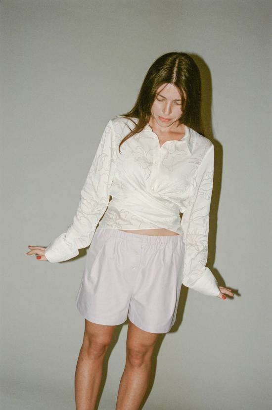  프리스카베라 셔츠 랩 어라운드 버튼 다운 셔츠 화이트 릴리 - PRISCAVERA