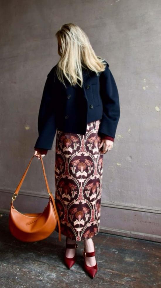  카라 카라 롱 스커트 카라카라 블레이즈 스커트 아르카다 초콜릿 - CARA CARA