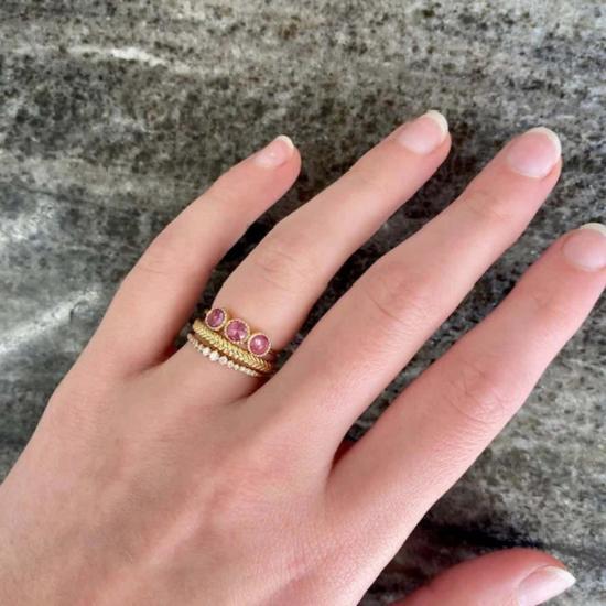  제니 권 디자인스 반지 제니 권 디자인 핑크 사파이어 아리아 링 14K 옐로우/14K 로즈/14K 화이트 - JENNIE KWON DESIGNS