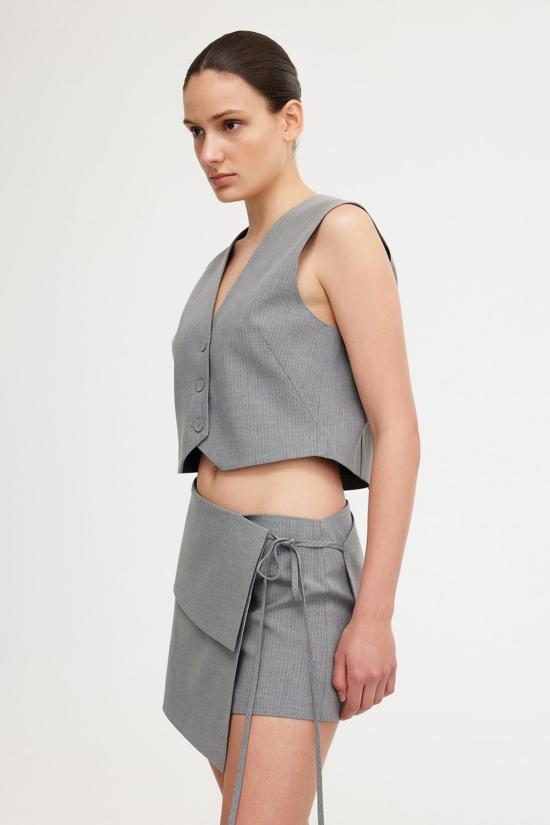  시그니피컨트 아더 숏 스커트 Significant Other Leighton 스커트 차콜 핀스트라이프 - SIGNIFICANT OTHER