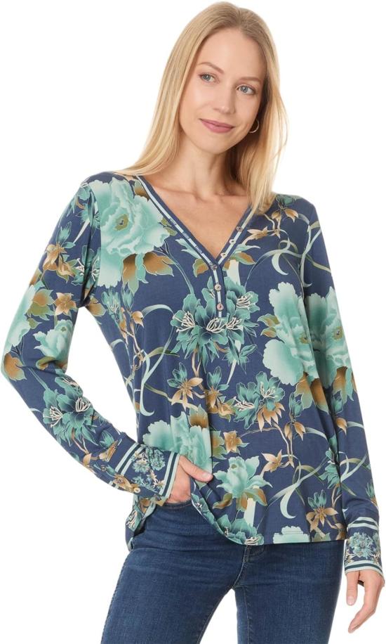  조니 와스 긴팔 티셔츠 Johnny는 Janie가 가장 좋아하는 헨리 피오니 블루였습니다.