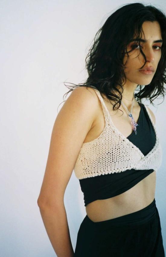  니아 토마스 민소매 티셔츠 리아 리버시블 니트 탑