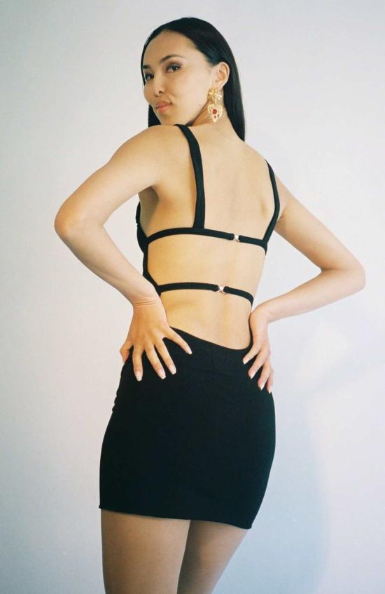  프리스카베라 숏 원피스 오픈 백 미니 드레스 블랙 - PRISCAVERA