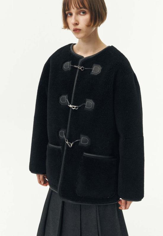  던스트 코트 칼라리스 버클 비건 시어링 재킷 블랙 - DUNST