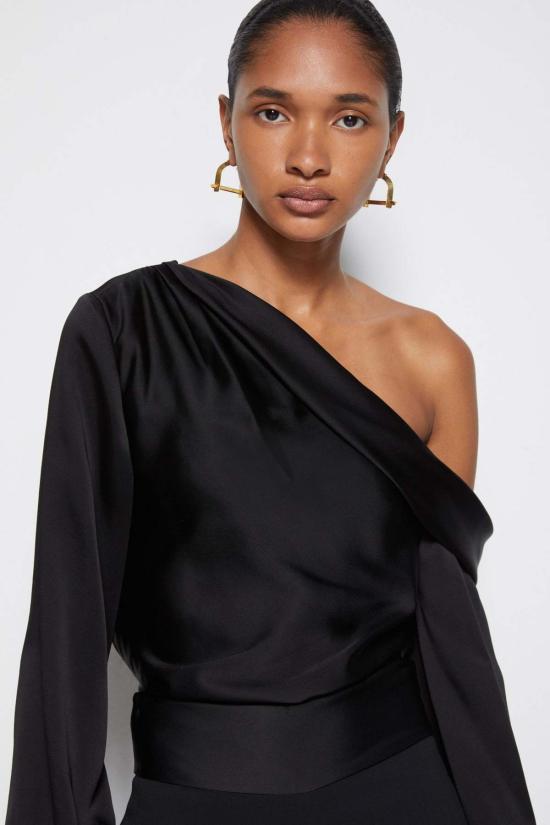  조나단 심카이 블라우스 앨리스 새틴 원숄더  블랙