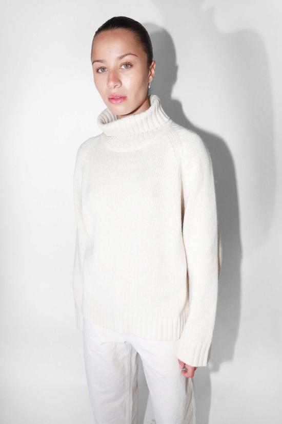  샌디리앙 터틀넥 샌디 리앙 검스 스웨터 버치