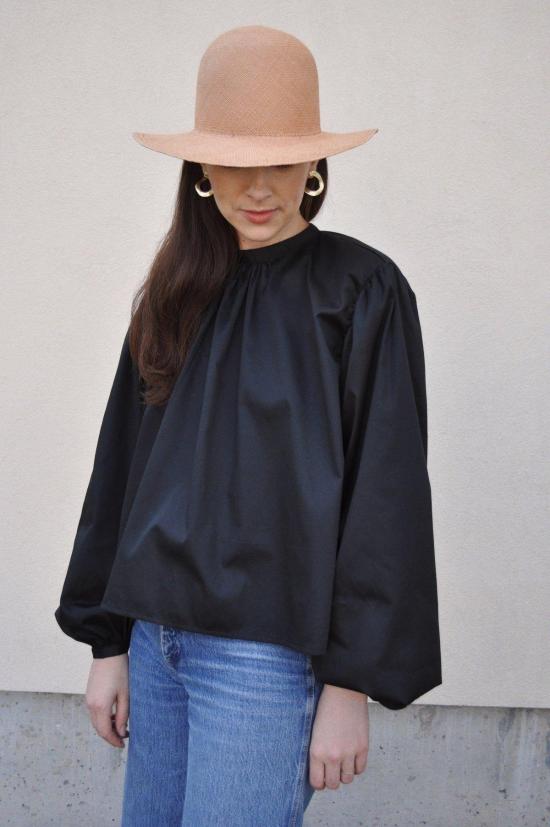  코코볼로 블라우스 포엣 스모크 블랙