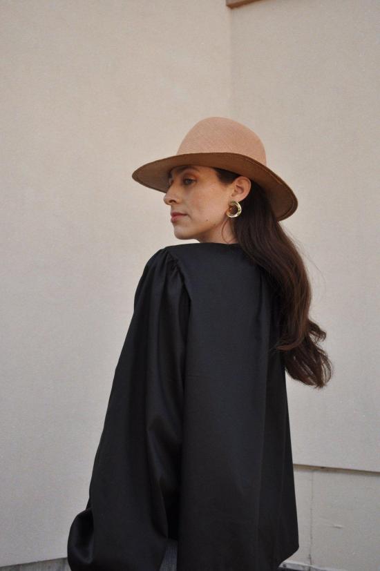  코코볼로 블라우스 포엣 스모크 블랙 - COCOBOLO