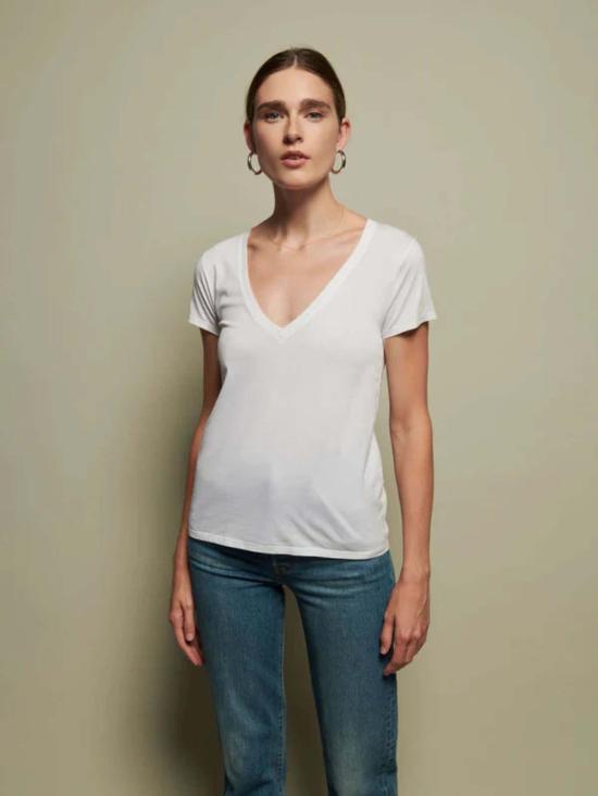  네이션 리미티드 반팔 티셔츠 Nation Ltd 블레어 V넥 티셔츠 - NATION LTD