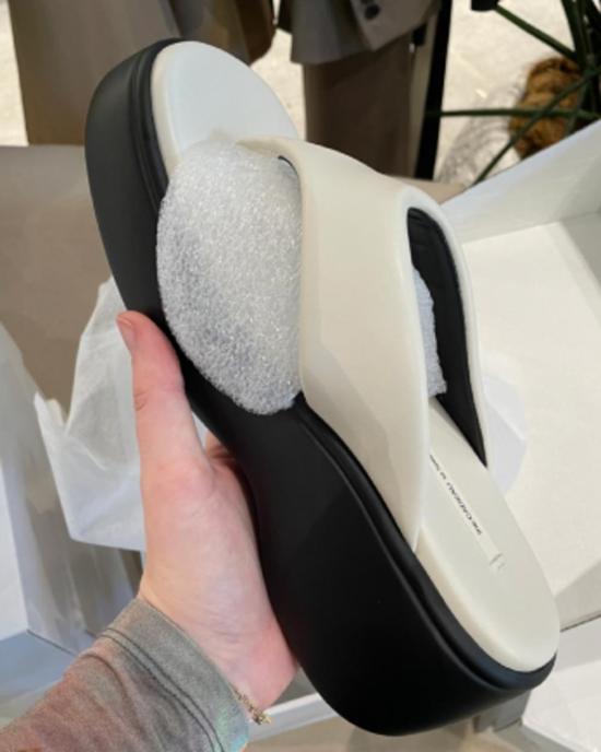  더 엔케이씨 스토어 뮬/슬리퍼 Nkc 타일러 플랫폼 통 크림 - The NKC Store