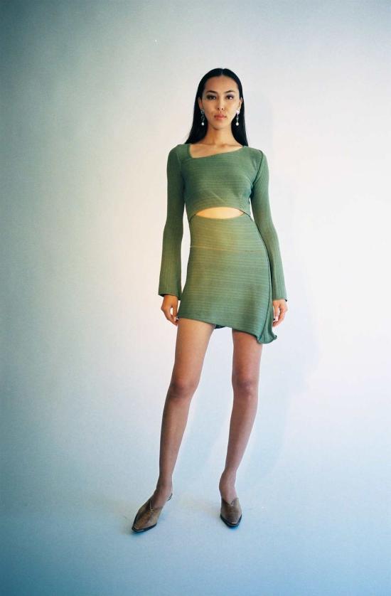  이오네스 숏 원피스 Ioannes 슬래시 니트 드레스 카키 - IOANNES