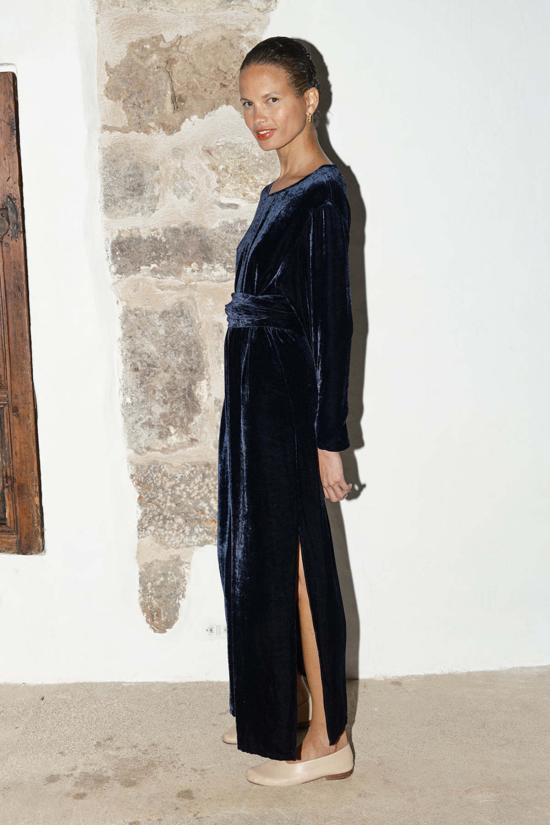  다두라 롱 원피스 다투라 실크 벨벳 아바 드레스 미드나잇 블루 - DATURA