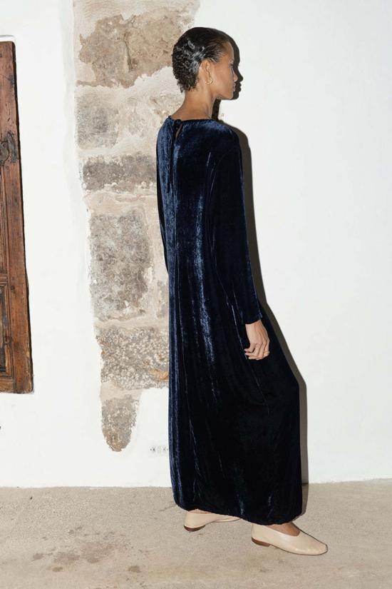  다두라 롱 원피스 다투라 실크 벨벳 아바 드레스 미드나잇 블루 - DATURA