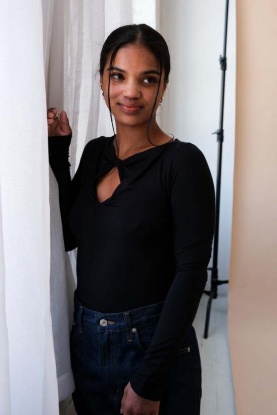  길 긴팔 티셔츠 Geel Sylvie 탑 블랙 - GEEL