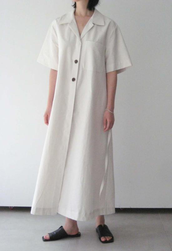  더 엔케이씨 스토어 롱 원피스 Nkc 스토어 토비 버튼 다운 드레스 스톤 - The NKC Store