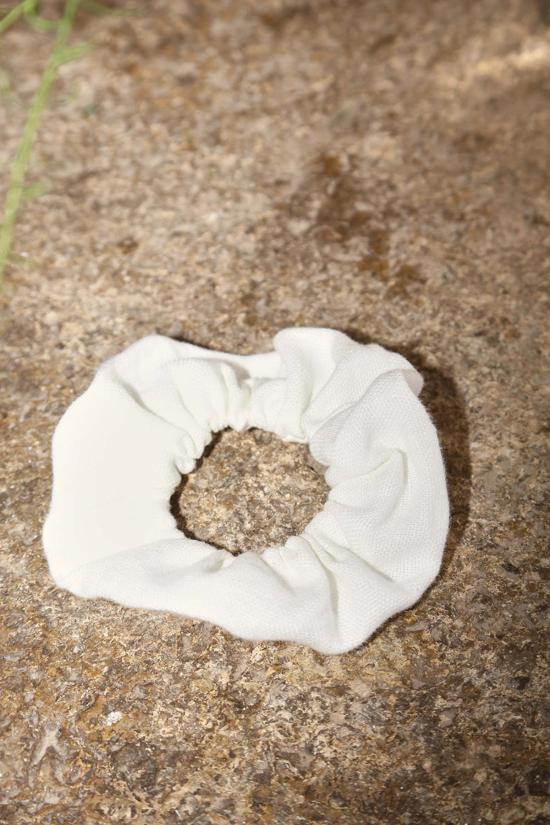  다두라 헤어 액세서리 다투라 헤비 리넨 스크런치 화이트 - DATURA