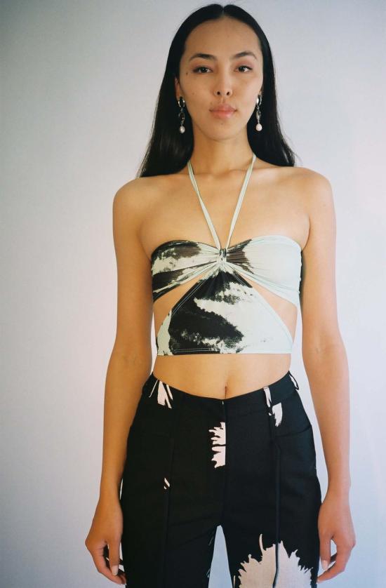  이오네스 민소매 티셔츠 이오안네스 버터플라이 탑 그린/블랙 - IOANNES