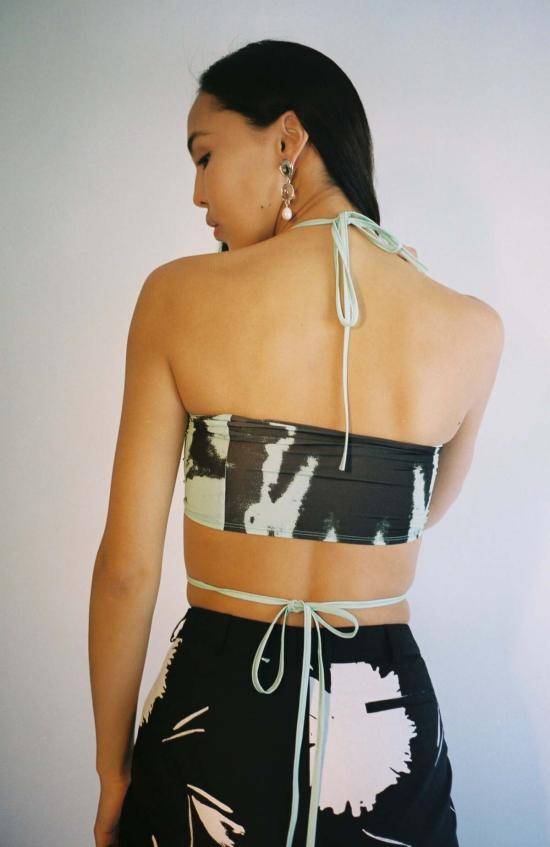  이오네스 민소매 티셔츠 이오안네스 버터플라이 탑 그린/블랙 - IOANNES