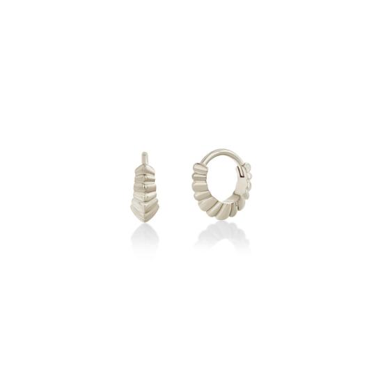  리지 맨들러 파인 주얼리 이어링 스트라이프 파브 미니 플루티드 크레센트 허기스 - LIZZI MANDLER FINE JEWELRY