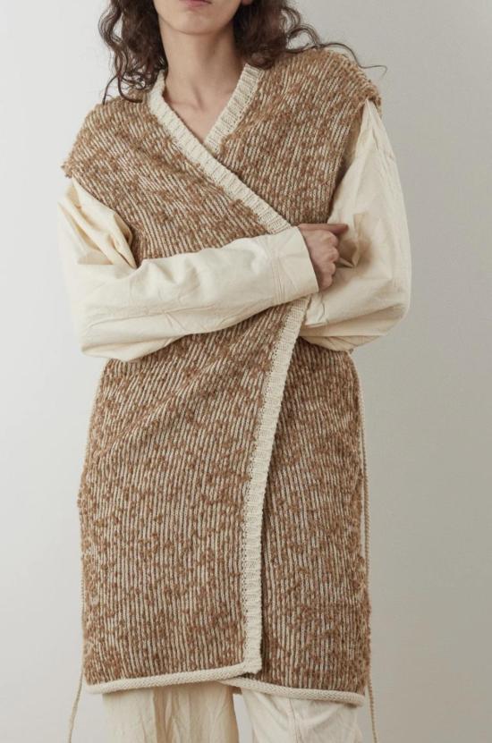  울 하이드 베스트 니트 위브  프랄린 - WOL HIDE