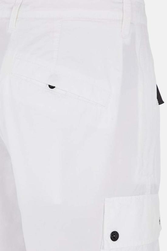  스톤 아일랜드 숏팬츠 올드 트리트먼트 카고 버뮤다 반바지 화이트 - STONE ISLAND