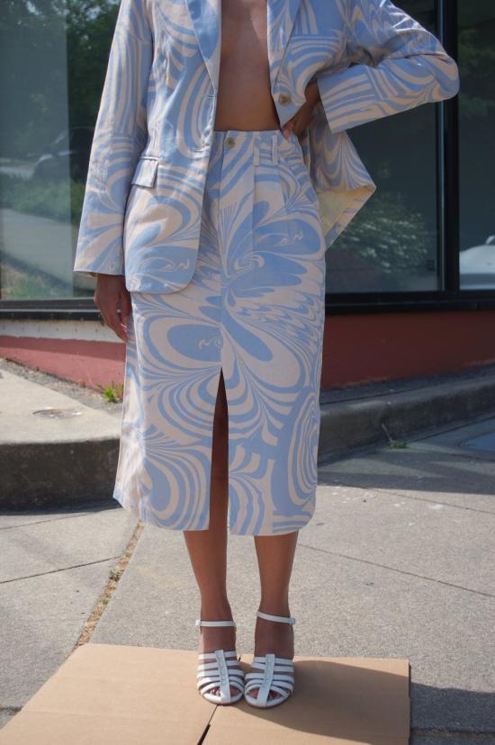  언타이틀드 인 모션 미디 스커트 제목 없음 모션 칸드란 스커트 누바 스카이