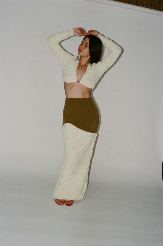  패리스 조지아 민소매 티셔츠 파리 조지아 팝콘 크롭탑 버터 - PARIS GEORGIA