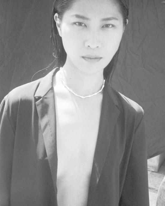  아니카 이네즈 목걸이/팬던트 링크드 라지 네크리스 골드