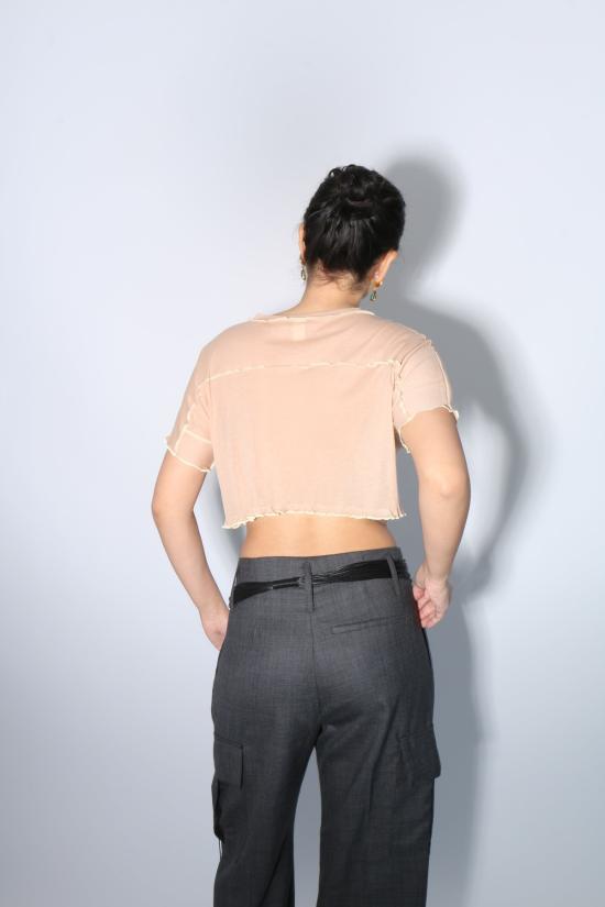  베이스레인지 민소매 티셔츠 로지 카멜 선 크롭 티 화이트 - BASERANGE