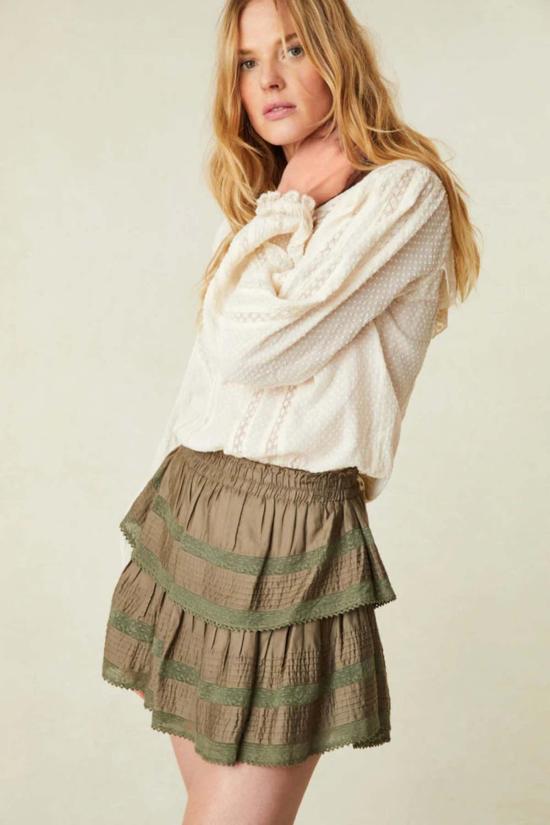  러브쉐이크팬시 숏 스커트 러브 쉑 팬시 러플 미니 스커트 포레스트 오크 - LOVESHACKFANCY