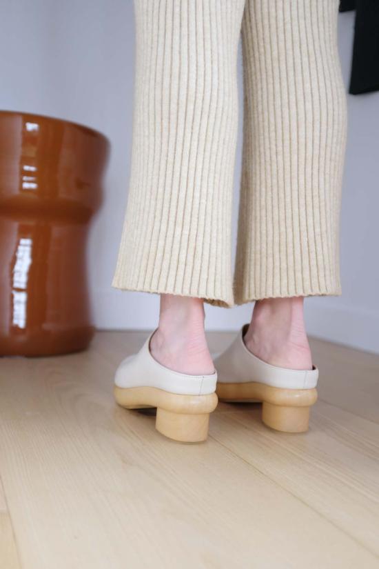  베클리나 뮬/슬리퍼 Beklina 로우 세디아 클로그 오프 화이트 - BEKLINA