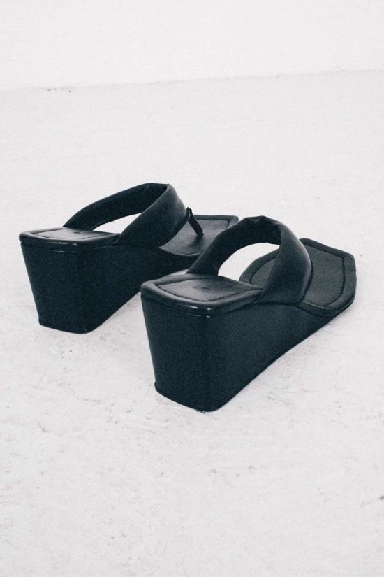  Dubié 뮬/슬리퍼 듀비에 보더 플립플랍 슬리퍼 블랙 - OTHER BRANDS