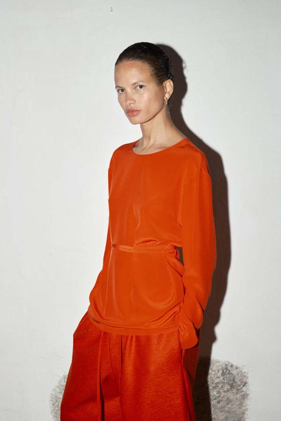  다두라 블라우스 다투라 실크 엔센스 탑 플레임