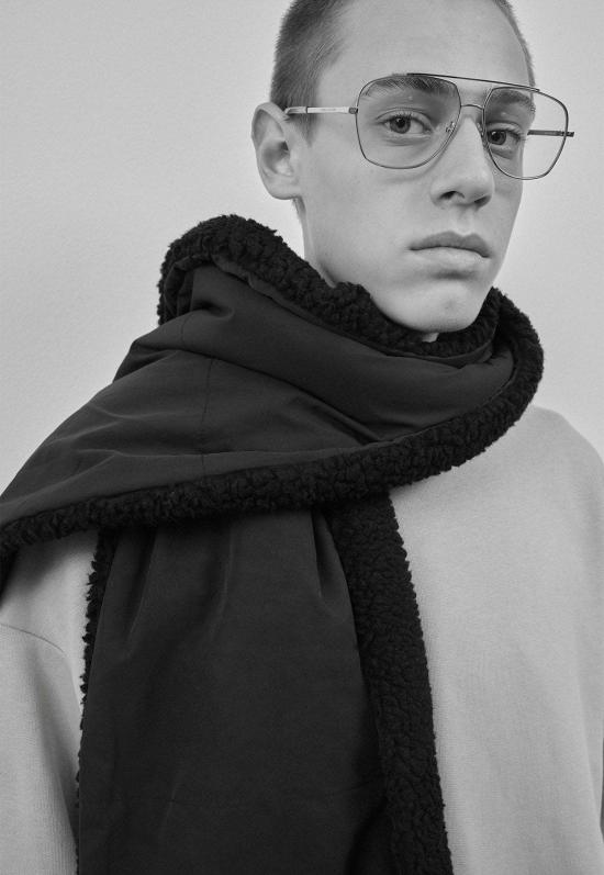  엠버시 오브 브릭스 앤 로그스 머플러/스카프 Embassy Of Bricks & Logs Bayonne Sherpa Scarf Black