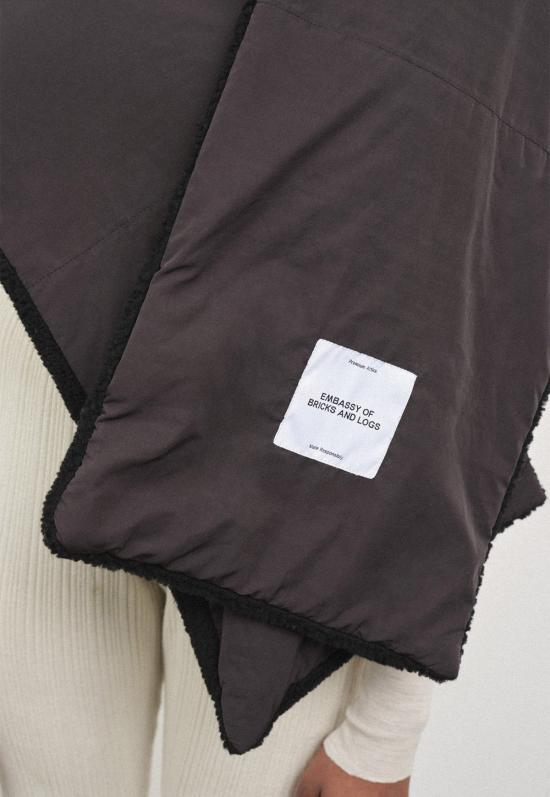  Embassy of Bricks & Logs 머플러/스카프 Embassy Of Bricks & Logs Bayonne 셰르파 스카프 블랙 - OTHER BRANDS