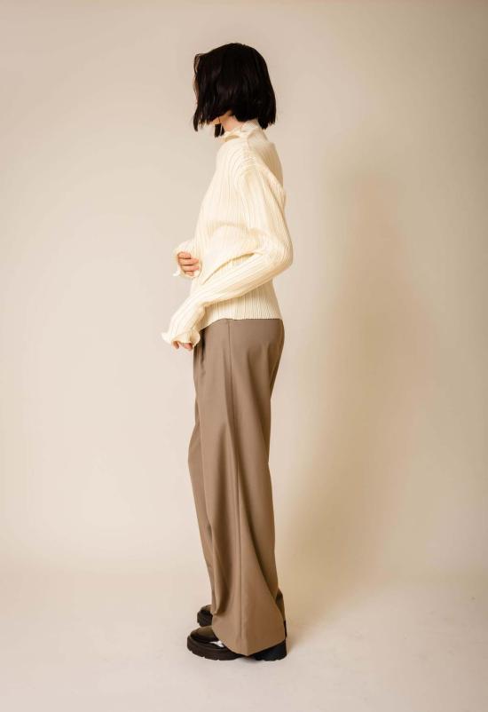  더 엔케이씨 스토어 반팔 티셔츠 Nkc스토어 플리츠 모크넥 탑 샴페인 - The NKC Store