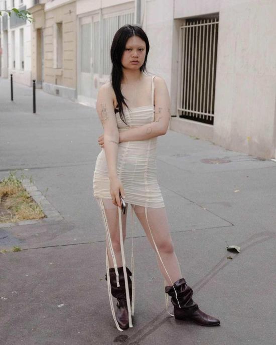  베이스레인지 숏 원피스 베이스렌지 언다이드 헴 슬립 드레스 화이트 - BASERANGE