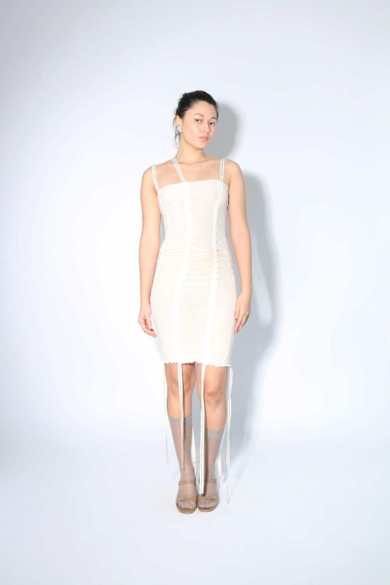  베이스레인지 숏 원피스 베이스렌지 언다이드 헴 슬립 드레스 화이트